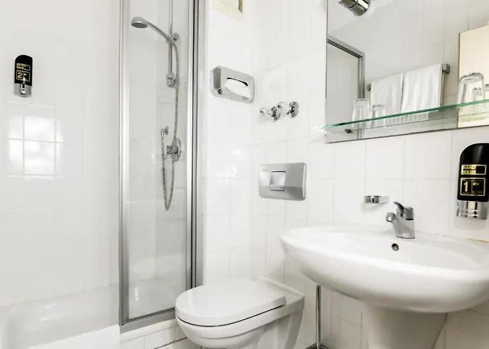 Hotel Blutenburg 3*