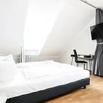 Blutenburg Hotell 3*