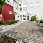 Hotel Blutenburg 3*