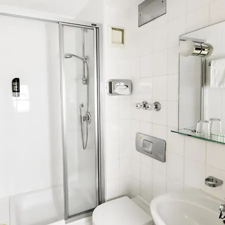 Blutenburg Hotel 3*