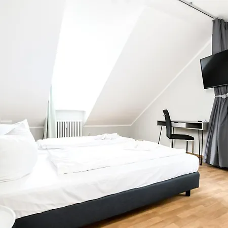 Blutenburg Szálloda 3*
