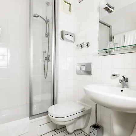 Blutenburg Hotel 3*