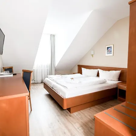 Blutenburg Hotel 3*