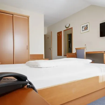 布鲁腾酒店 酒店 3*