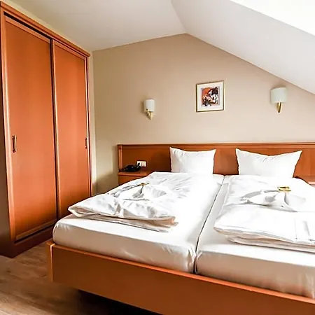 Blutenburg 3*