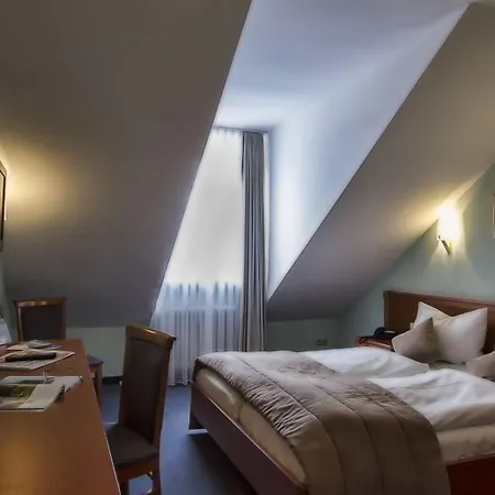 Blutenburg Hotel 3*