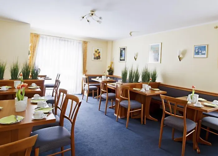 Otel Blutenburg 3*