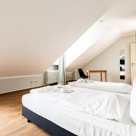 Hotel Blutenburg 3*