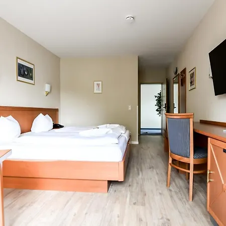 Hotell Blutenburg 3*