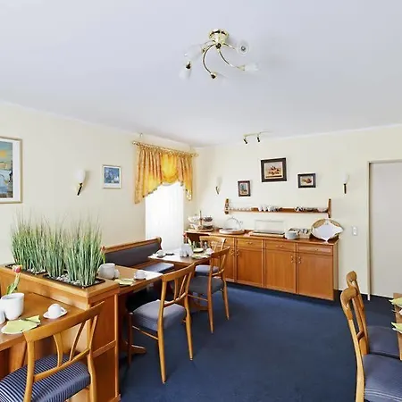 Blutenburg Hotell 3*