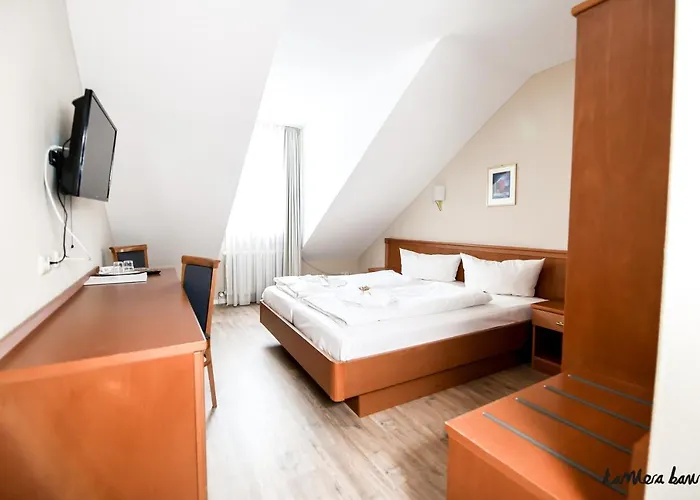 Blutenburg Hotel 3*